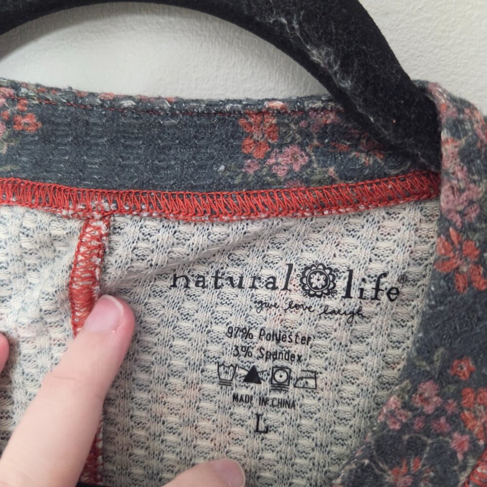 NATURAL LIFE Floral Thermal Raglan Top - Picture 3 of 4